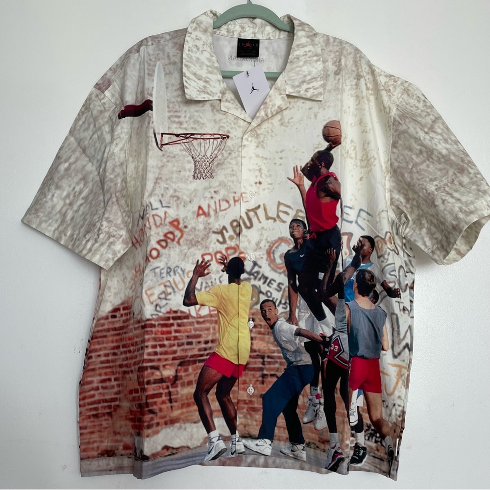 Air Jordan Men’s Camp Shirt Sail Size XXL